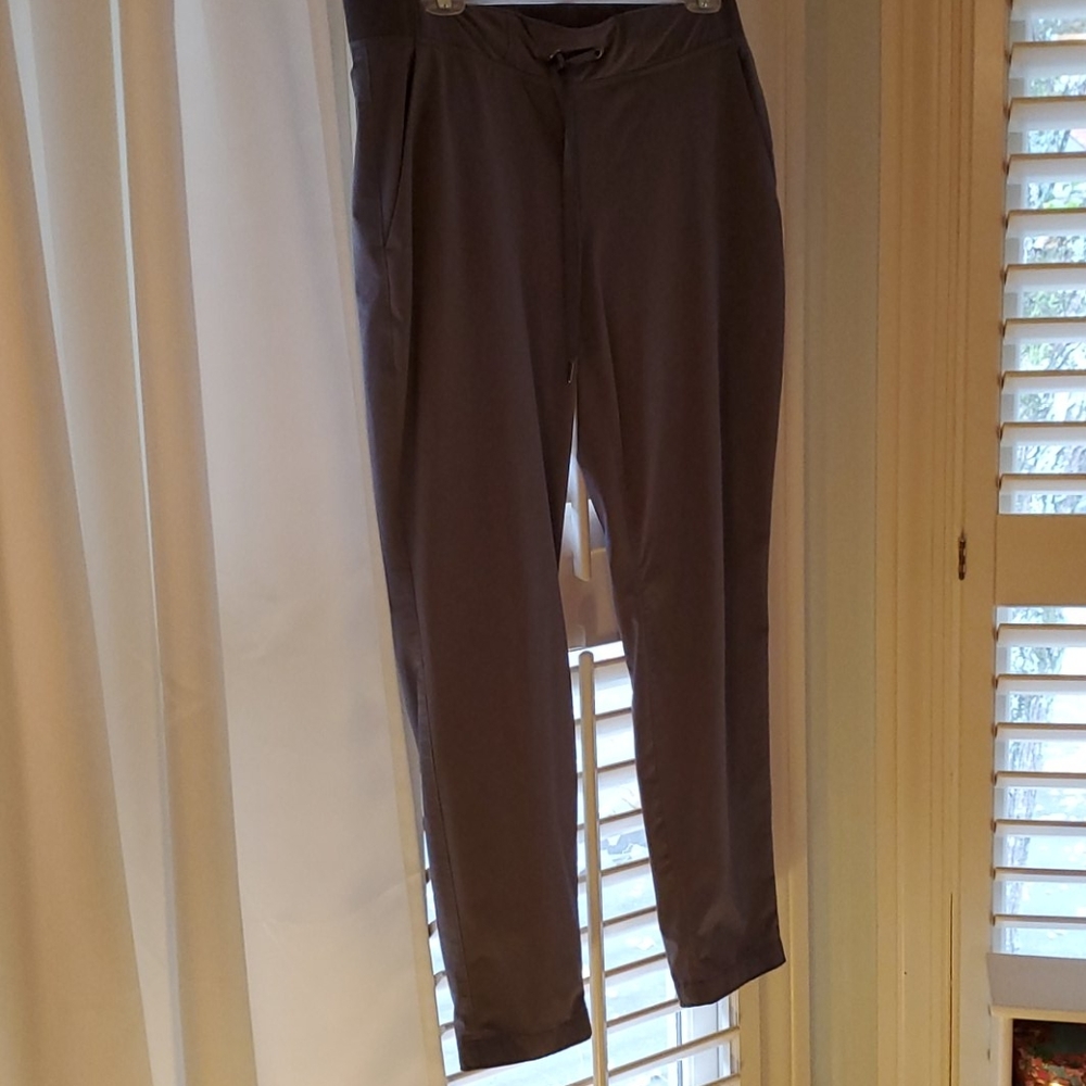 Ladies Gray Athleta Lightweight Pants